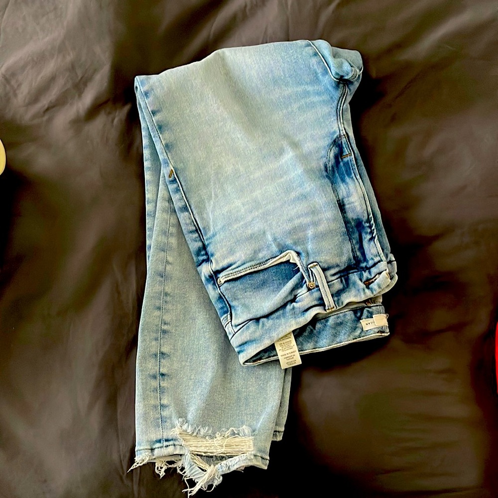 Good American Light Blue Straight Leg Jeans